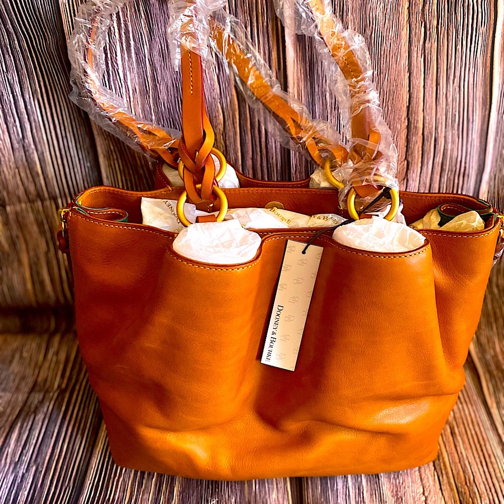 Dooney & Bourke luxurious florentine leather satchel perfect for all occasions